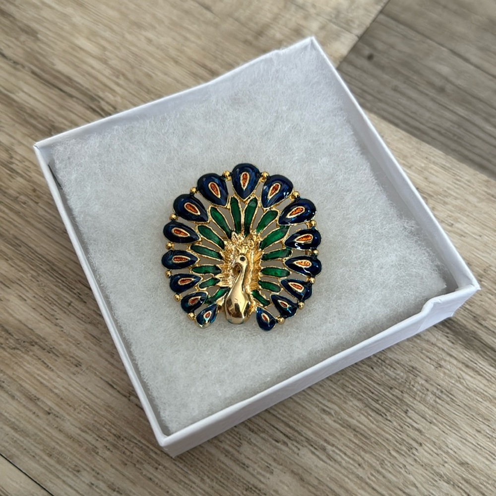 Peacock brooch pin